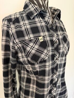 Like new Women’s Harley Davidson Black & White Plaid Flannel Snap Button top sm